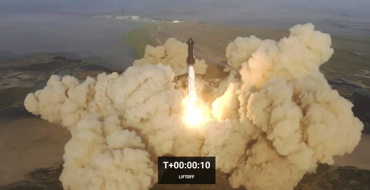 Imagen del lanzamiento del cohete SpaceX el pasado día 20. / EFE