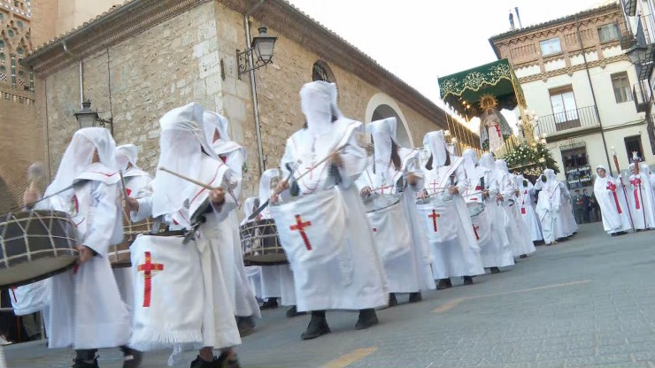 Momento de la Procesión del Santo Entierro en Teruel.