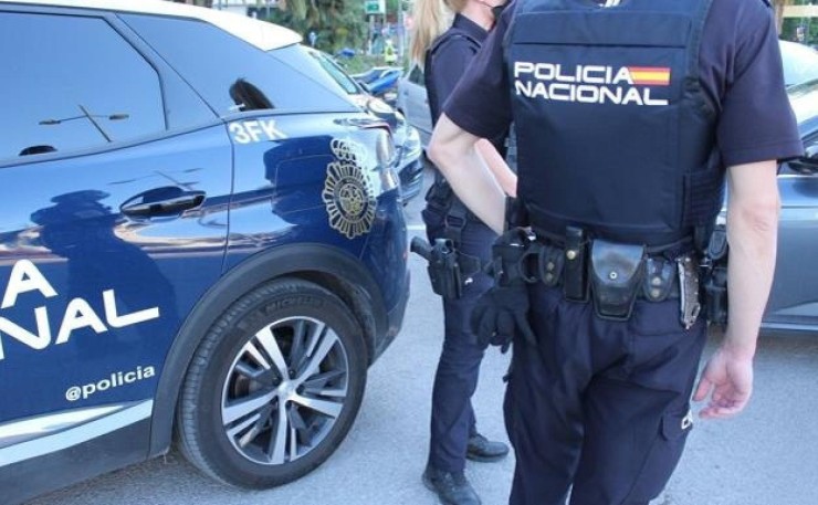 Dos agentes de Policía Nacional durante un servicio. / Europa Press