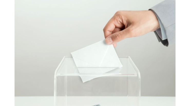 Las elecciones municipales y autonómicas se celebrarán el próximo 28 de mayo. / Canva