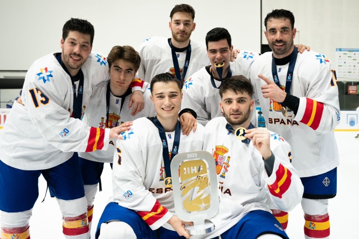 La selección española se proclamaba campeona del Mundial de hockey hielo celebrado en Madrid