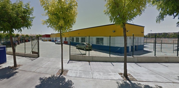 El menor fue atropellado a la salida del colegio Odón de Buen en Zuera (Zaragoza) . / Google Maps.