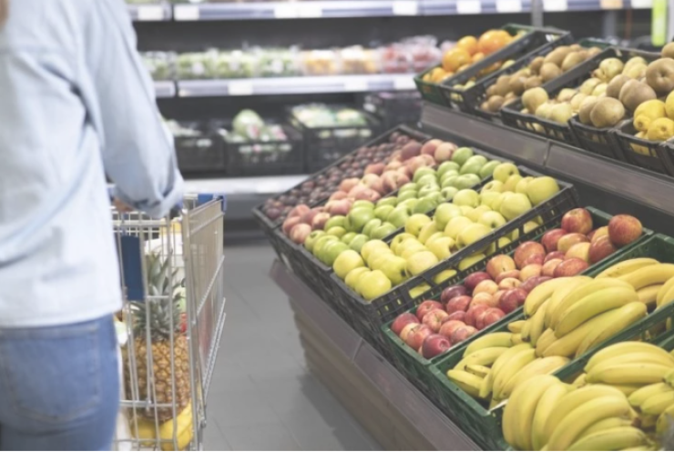 Sección de fruta en un supermercado. / Archivo