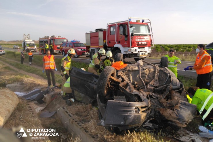 Dos heridos en un accidente de tráfico ocurrido en el término municipal de Fuentes de Ebro. / Diputación de Zaragoza
