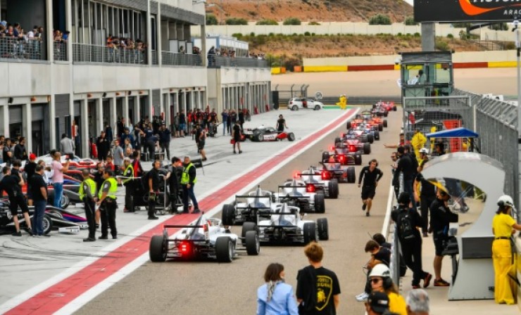 Pit Lane Motorland Aragón en el Racing Weekend 2023.