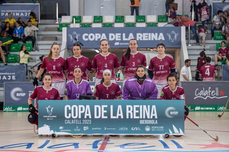 El equipo del Club Patín Fraga, antes de iniciarse la semifinal de este sábado. Foto: RFEP