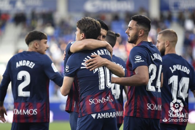 Javi Martínez celebra un gol con la camiseta de la SD Huesca. Foto:LaLiga