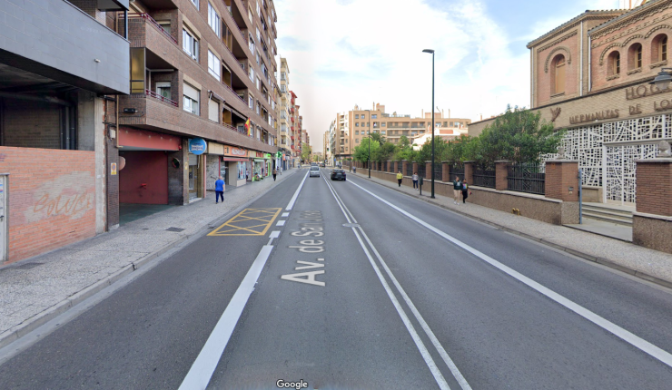 El accidente se ha producido a la altura del número 14 de la avenida de San José de Zaragoza. | Google Maps
