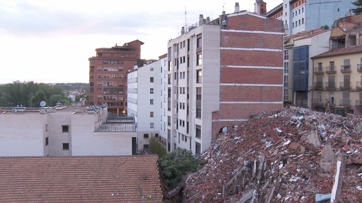 Edificio derrumbado en el número 21 de la calle San Francisco, en Teruel.