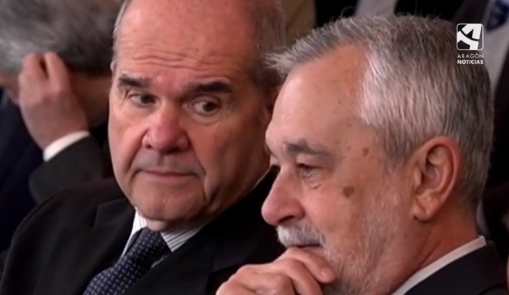 Los expresidentes de la Junta de Andalucía José Antonio Griñán y Manuel Chaves durante el juicio.