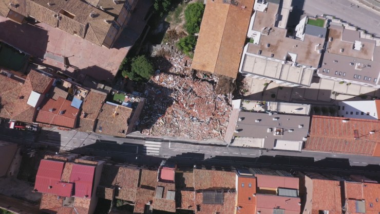 Vista de dron del edificio que colapsó en Teruel el pasado 13 de junio.