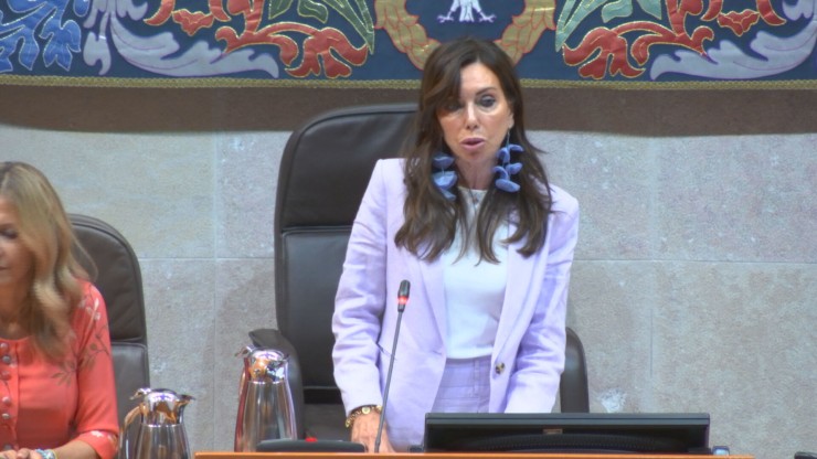 Marta Fernández pronuncia su primer discurso como presidenta de las Cortes de Aragón.