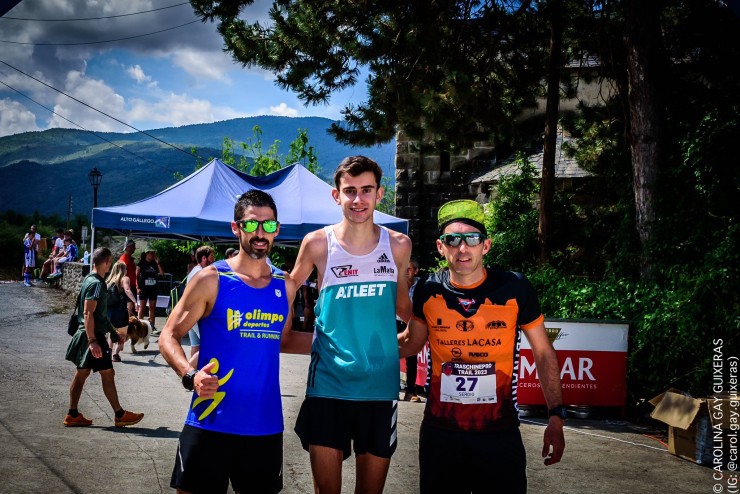 Álvaro Osanz (centro) se impuso en la prueba de 21 kilómetros. Fotos: Carolina Gay/Eduardo Sangros