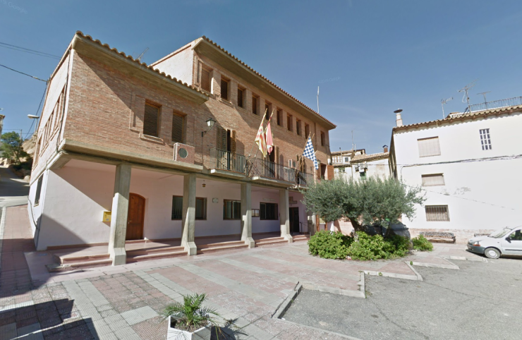 El fallecido realizaba labores de mantenimiento en la fachada de un edificio situado en la plaza del Ayuntamiento de Albelda.