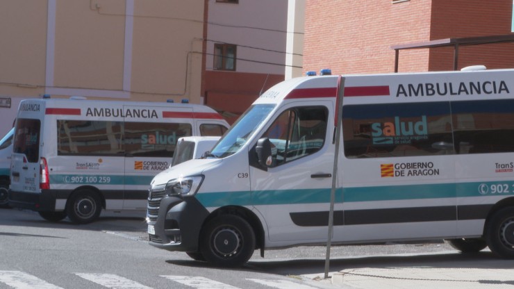 Ambulancias en las inmediaciones del hospital Obispo Polanco de Teruel.