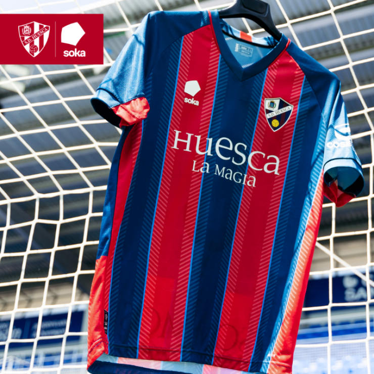Primera equipación de la SD Huesca para la próxima temporada.