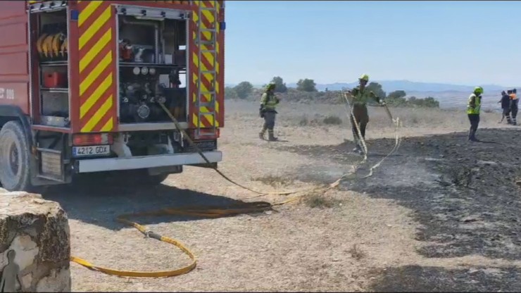 La rápida intervención de los bomberos de Zaragoza y otros equipos han permitido que el incendio haya quedado en un conato.