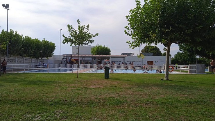 Imagen de las piscinas municipales de Miralbueno en el verano de 2022. / Elisa Navarro