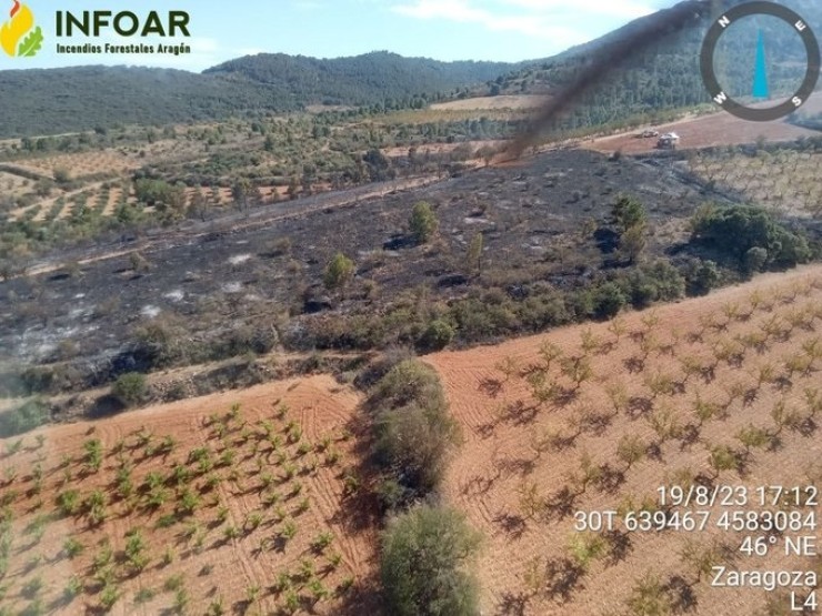 El helicóptero con base en Brea ha intervenido en las labores de extinción del incendio forestal en Almonacid de la Sierra. / Gobierno de Aragón