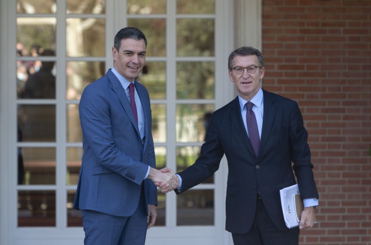 Pedro Sánchez y Alberto Núñez Feijóo, el 7 de abril de 2022. / Europa Press