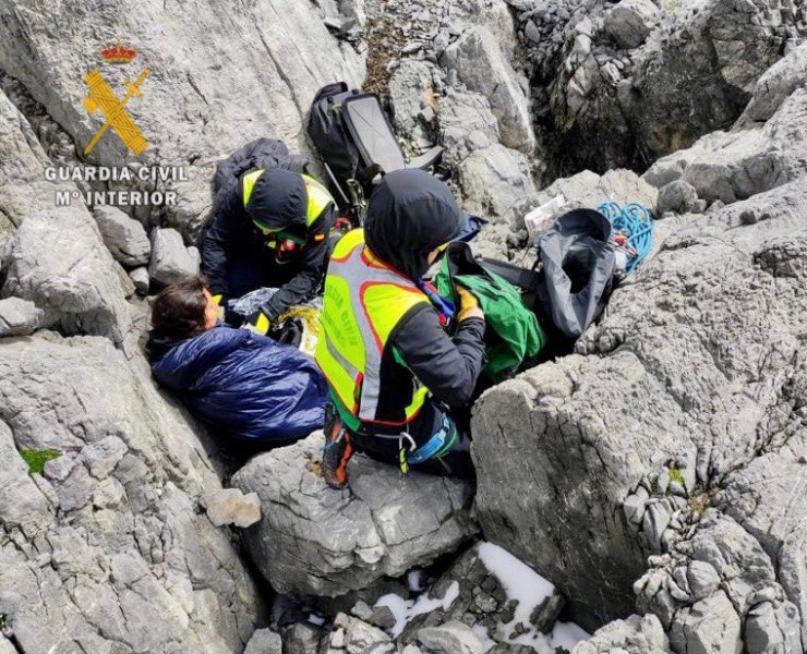 La Guardia Civil rescata a un montañero accidentado