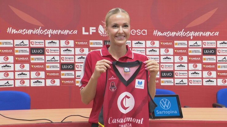 Petra Holešínská: "Aparte de mi lanzamiento de 3 aportaré mucha energía y crearé desde la base"