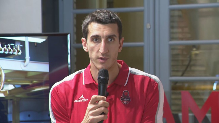 Presentación de Dejan Kravic como nuevo jugador del Casademont Zaragoza.
