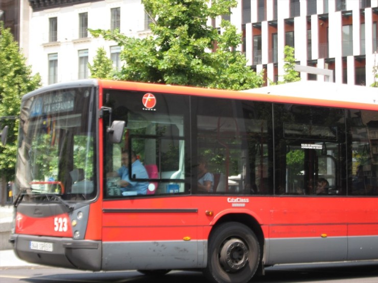 Autobús urbano en Zaragoza. / Europa Press