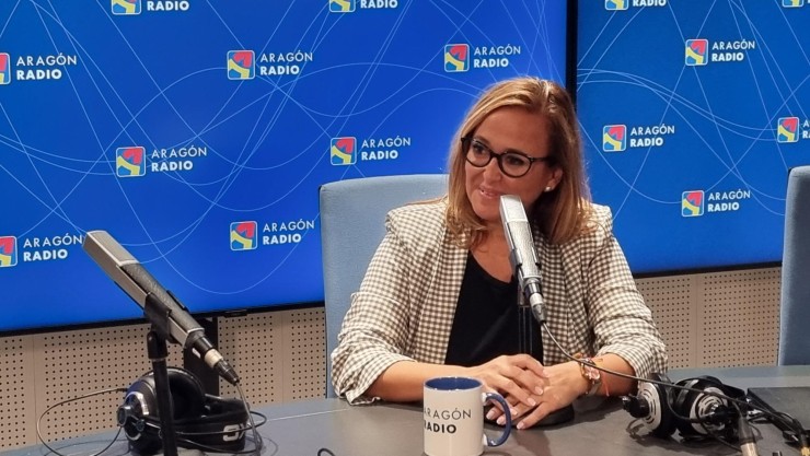 La portavoz del grupo parlamentario socialista en las Cortes, Mayte Pérez, esta mañana, en Aragón Radio.
