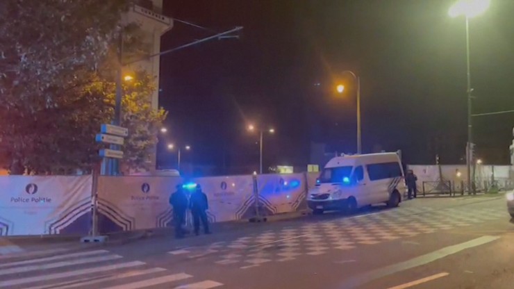 Agentes de la policía belga en el lugar del suceso. / Reuters