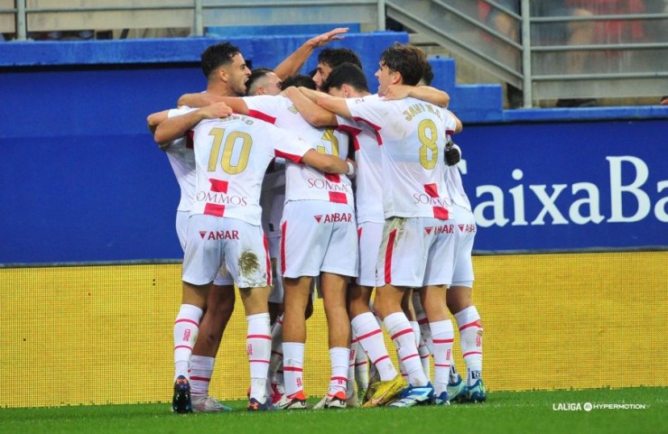 Los jugadores de la SD Huesca celebran su gol en Ipurúa. Foto: LaLiga