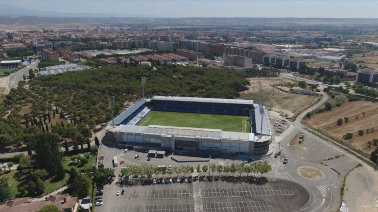 Imagen aérea del estadio de El Alcoraz, en Huesca.