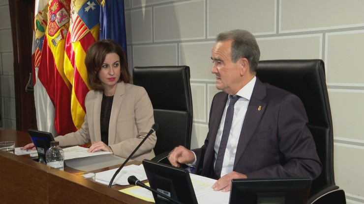 Teresa Ladrero junto a Juan Antonio Sánchez Quero durante un acto del PSOE Aragón. / Imagen de archivo