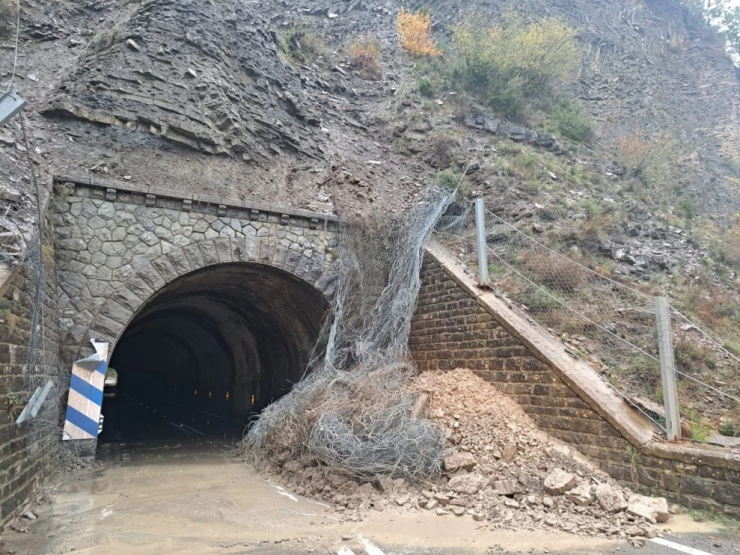 El deprendimiento que a principios de noviembre cortó el acceso al túnel de Gavín. / Sonia Cameselle