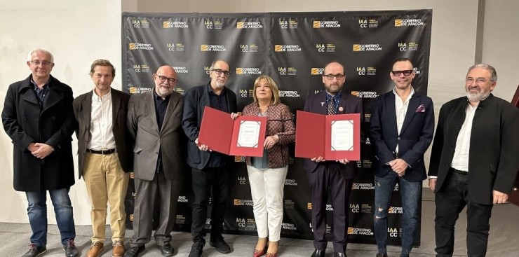 La consejera de Presidencia, Interior y Cultura del Gobierno de Aragón, Tomasa Hernández, ha entregado los premios a mejor libro editado en 2022 y a la trayectoria profesional. / Gobierno de Aragón.