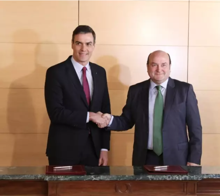 El presidente en funciones, Pedro Sánchez, y el líder del PNV, Andoni Ortuzar, en una imagen de archivo. / Europa Press