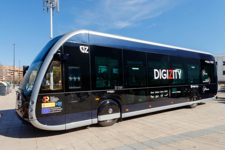 El autobús de Irizar, modelo ie-tram, de 12 metros de longitud, está preparado para realizar las últimas pruebas. / Ayuntamiento de Zaragoza