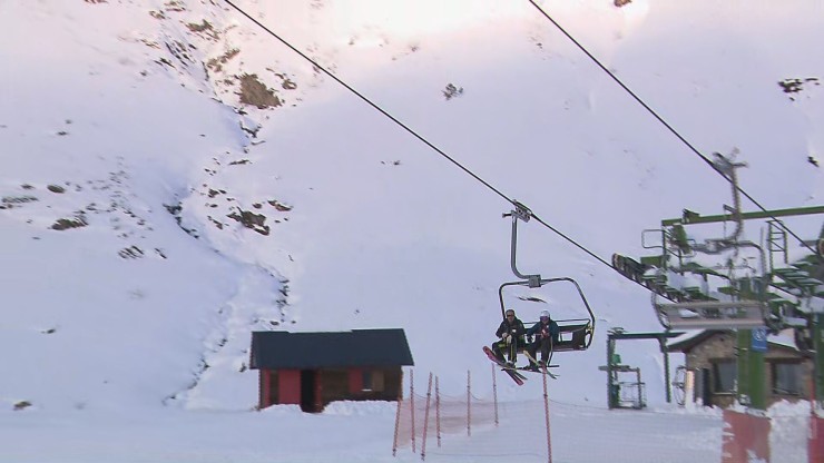 Las estaciones de esquí del Pirineo inauguran su temporada.