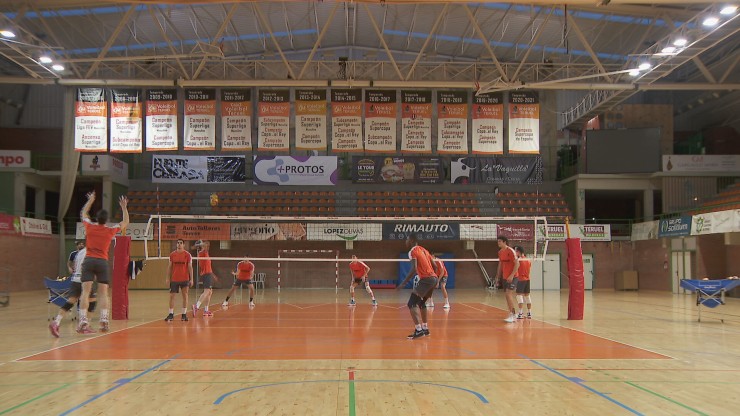 El Pamesa Teruel Voleibol entrenando antes de su cita europea