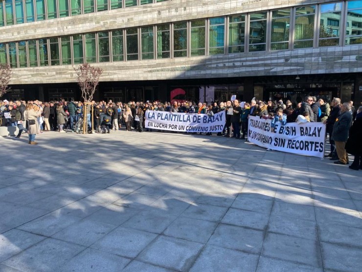 Los trabajadores de BSH Balay se han manifestado este domingo en Zaragoza. / Roberto Giménez