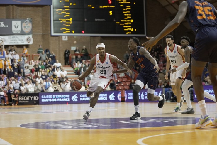 Una imagen del encuentro de la primera vuelta de esta segunda fase de la competición. Foto: FIBA