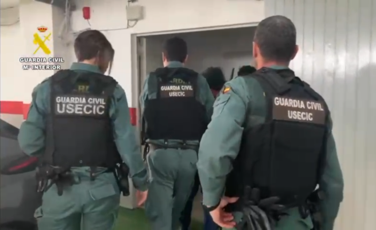 Agentes de la Guardia Civio localizaron al detenido en un punto de control en Grañén. | Ministerio del Interior