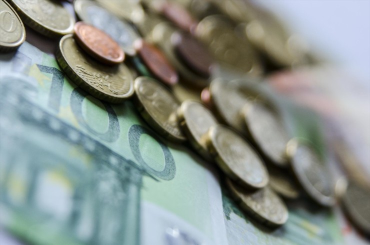 Monedas y billetes. / Europa Press