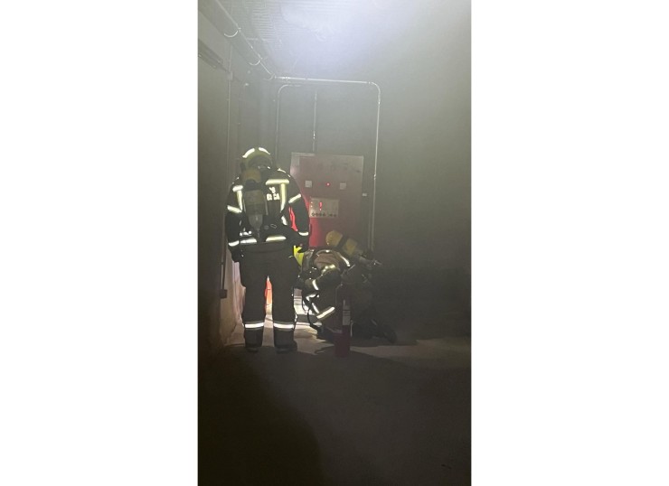 Momento de la intervención de los bomberos en el Teatro Olimpia de Huesca. | Ayuntamiento de Huesca