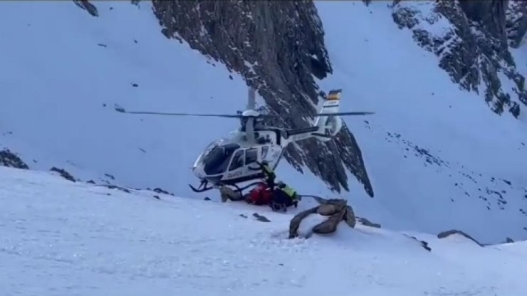 El helicóptero del GREIM durante un rescate. / GREIM