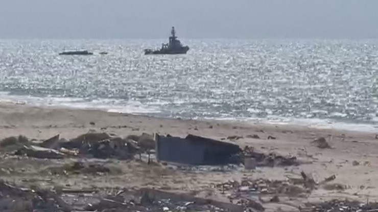 El barco de la ONG española Open Arms y del World Central Kitchen (WCK) llega a las costas de la Franja de Gaza.