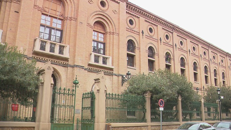 Fachada de la Casa Amparo de Zaragoza.