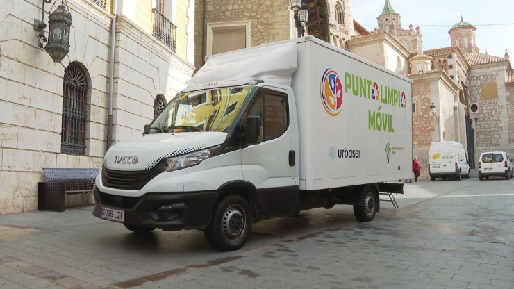 Vehículo que prestará el servicio móvil de punto limpio en Teruel.
