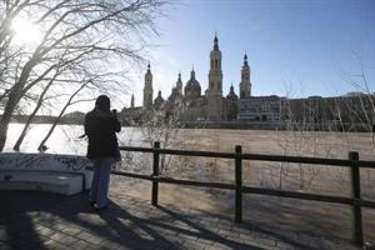 El Ebro y su crecida a su paso por Zaragoza