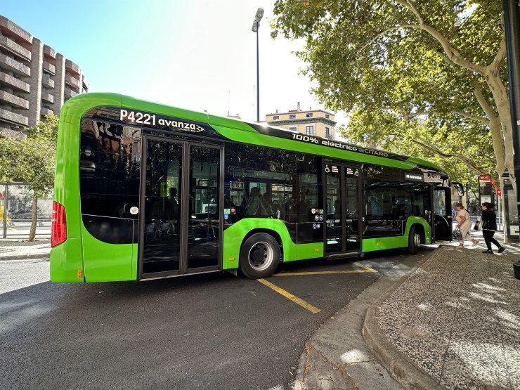 Autobús en Zaragoza. / Europa Press